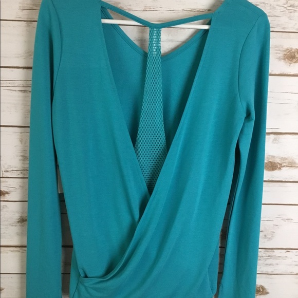 $ FIRM $ NWT Jessica Simpson Top - Picture 3 of 5